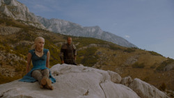 extant_GameOfThrones_4x01-TwoSwords_2016