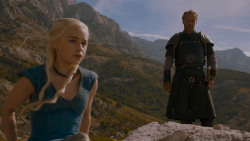 extant_GameOfThrones_4x01-TwoSwords_2027
