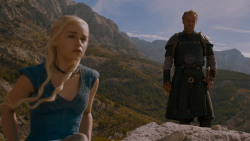 extant_GameOfThrones_4x01-TwoSwords_2028