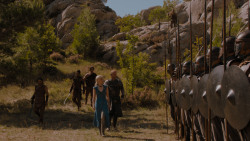 extant_GameOfThrones_4x01-TwoSwords_2052