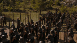 extant_GameOfThrones_4x01-TwoSwords_2057