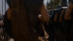 extant_GameOfThrones_4x01-TwoSwords_2067