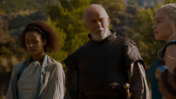 extant_GameOfThrones_4x01-TwoSwords_2095