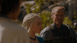 extant_GameOfThrones_4x01-TwoSwords_2110