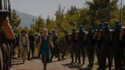 extant_GameOfThrones_4x01-TwoSwords_2119