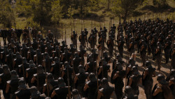 extant_GameOfThrones_4x01-TwoSwords_2124