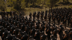 extant_GameOfThrones_4x01-TwoSwords_2125