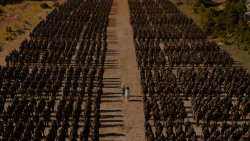 extant_GameOfThrones_4x01-TwoSwords_2134