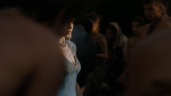 extant_GameOfThrones_4x01-TwoSwords_2146