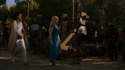 extant_GameOfThrones_4x01-TwoSwords_2152