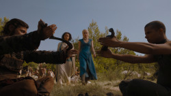 extant_GameOfThrones_4x01-TwoSwords_2174