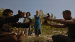 extant_GameOfThrones_4x01-TwoSwords_2175