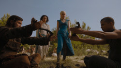 extant_GameOfThrones_4x01-TwoSwords_2177