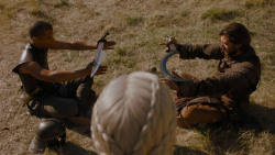 extant_GameOfThrones_4x01-TwoSwords_2179