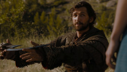 extant_GameOfThrones_4x01-TwoSwords_2188