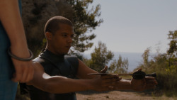 extant_GameOfThrones_4x01-TwoSwords_2204