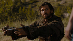 extant_GameOfThrones_4x01-TwoSwords_2207