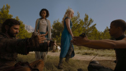 extant_GameOfThrones_4x01-TwoSwords_2210