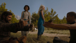 extant_GameOfThrones_4x01-TwoSwords_2211