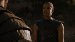 extant_GameOfThrones_4x01-TwoSwords_2238