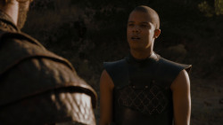 extant_GameOfThrones_4x01-TwoSwords_2239