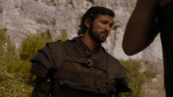 extant_GameOfThrones_4x01-TwoSwords_2245