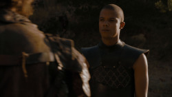 extant_GameOfThrones_4x01-TwoSwords_2246