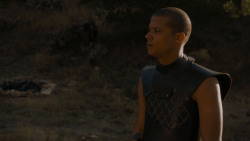 extant_GameOfThrones_4x01-TwoSwords_2255