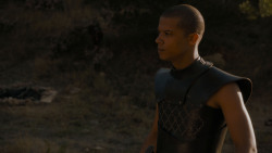extant_GameOfThrones_4x01-TwoSwords_2257