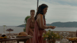 extant_GameOfThrones_4x01-TwoSwords_2262