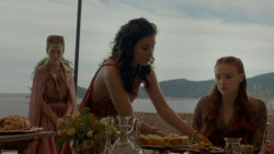 extant_GameOfThrones_4x01-TwoSwords_2265