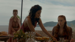 extant_GameOfThrones_4x01-TwoSwords_2266