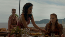 extant_GameOfThrones_4x01-TwoSwords_2267