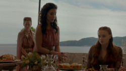 extant_GameOfThrones_4x01-TwoSwords_2268