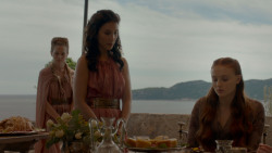 extant_GameOfThrones_4x01-TwoSwords_2269
