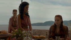 extant_GameOfThrones_4x01-TwoSwords_2271
