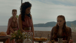 extant_GameOfThrones_4x01-TwoSwords_2276