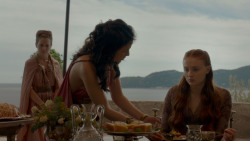 extant_GameOfThrones_4x01-TwoSwords_2283