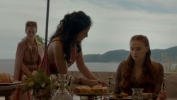 extant_GameOfThrones_4x01-TwoSwords_2284