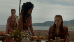 extant_GameOfThrones_4x01-TwoSwords_2287