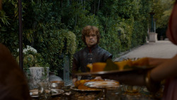 extant_GameOfThrones_4x01-TwoSwords_2306