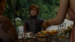extant_GameOfThrones_4x01-TwoSwords_2314
