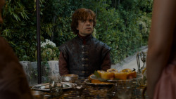 extant_GameOfThrones_4x01-TwoSwords_2322