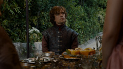 extant_GameOfThrones_4x01-TwoSwords_2323