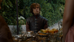 extant_GameOfThrones_4x01-TwoSwords_2327