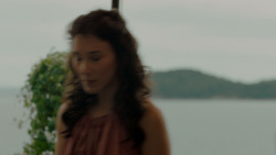 extant_GameOfThrones_4x01-TwoSwords_2350