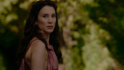 extant_GameOfThrones_4x01-TwoSwords_2368