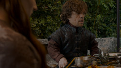 extant_GameOfThrones_4x01-TwoSwords_2379