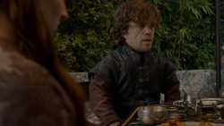 extant_GameOfThrones_4x01-TwoSwords_2380