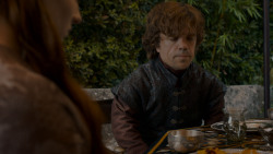 extant_GameOfThrones_4x01-TwoSwords_2382